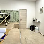 Broken Column Luxury Suite