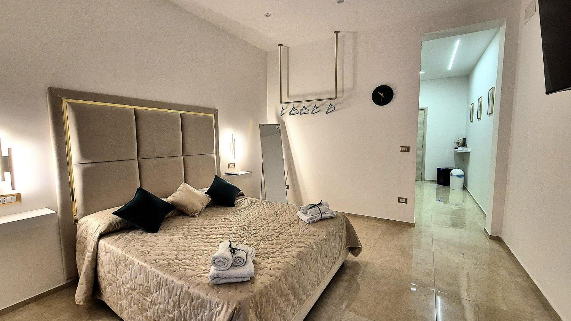 Broken Column Luxury Apartamento